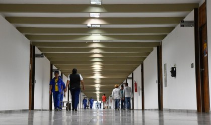 Governo vai reduzir espaços de trabalho e tamanho de gabinetes de servidores
