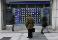 Com feriados, bolsas importantes da Ásia não operam; Hong Kong cai 3,3%