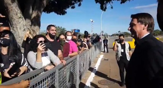Bolsonaro prometeu novidade ainda essa semana sobre acesso a armas