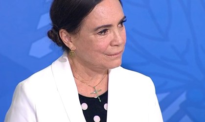 Regina Duarte defende papel da mulher no cuidado com filhos