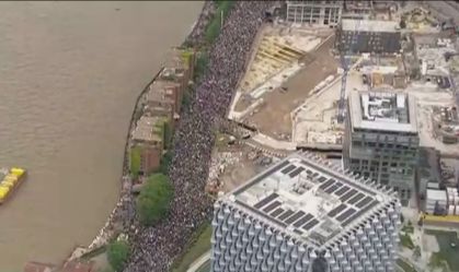 Em novo protesto antirracista, manifestantes tomam ruas de Londres