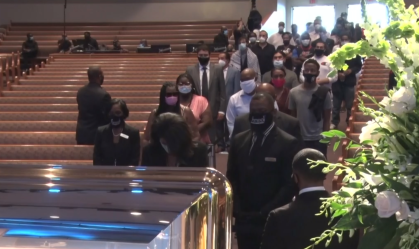 Igreja tem fila para funeral de George Floyd em Houston