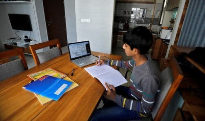 Quase metade do mundo está passando pela pandemia sem internet