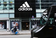 Tênis ficará mais caro nos EUA com tarifas de Trump, avisa Adidas