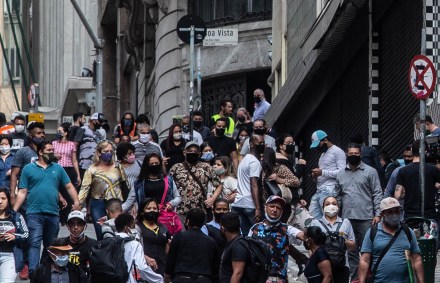 Comércio reabre em SP