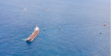 Navio Stellar Banner, encalhado há mais de três meses na costa maranhense