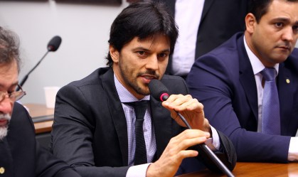 Fábio Faria, ministro das Comunicações, testa positivo para a Covid-19
