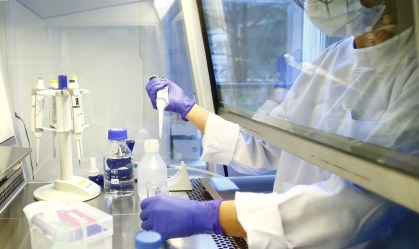 UE pede que países do bloco se unam para compras antecipadas de vacinas
