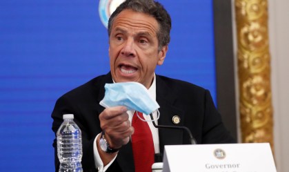 Governador de NY defende estátuas de Colombo por simbolismo a ítalo-americanos
