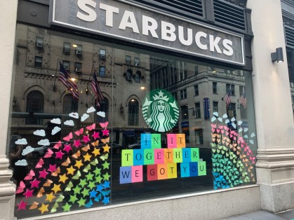 Loja da rede de cafeterias Starbucks em Nova York