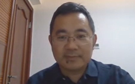 Weining Meng, diretor da Sinovac Biotech, em entrevista à CNN