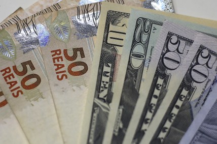 Real e dólar