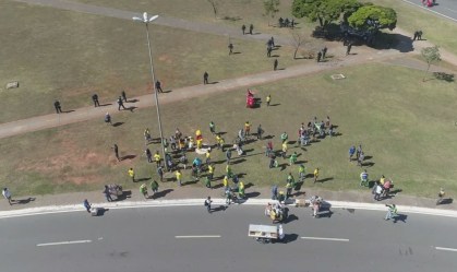 Aliados de Bolsonaro classificam como 'censura' decreto de Ibaneis