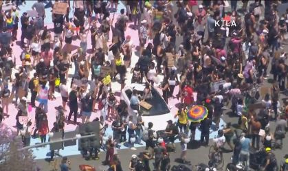 Protestos pela morte de George Floyd tomam as ruas dos EUA neste domingo