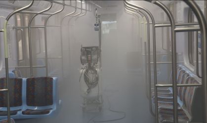 Robô é utilizado para desinfetar trens e metrô em São Paulo