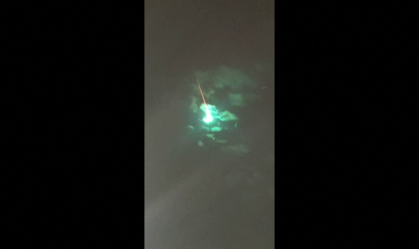 Imagem de meteoro verde é registrada no céu Austrália na madrugada desta segunda