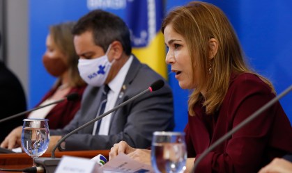 Saúde vai autorizar cloroquina para gestantes e crianças com Covid-19