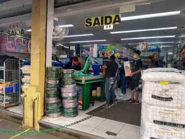 Lojas reabriram no comércio popular em São Paulo