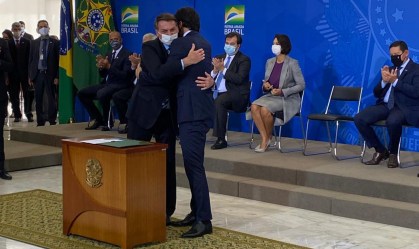 Presidente da Anatel elogia escolha de Fábio Faria para Comunicações