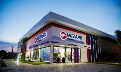 Wizard Idiomas vai bancar mensalidades de alunos que forem demitidos na crise