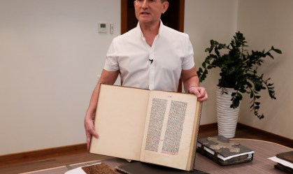 Parlamentar ucraniano diz ter fragmento da Bíblia de Gutenberg em sua coleção