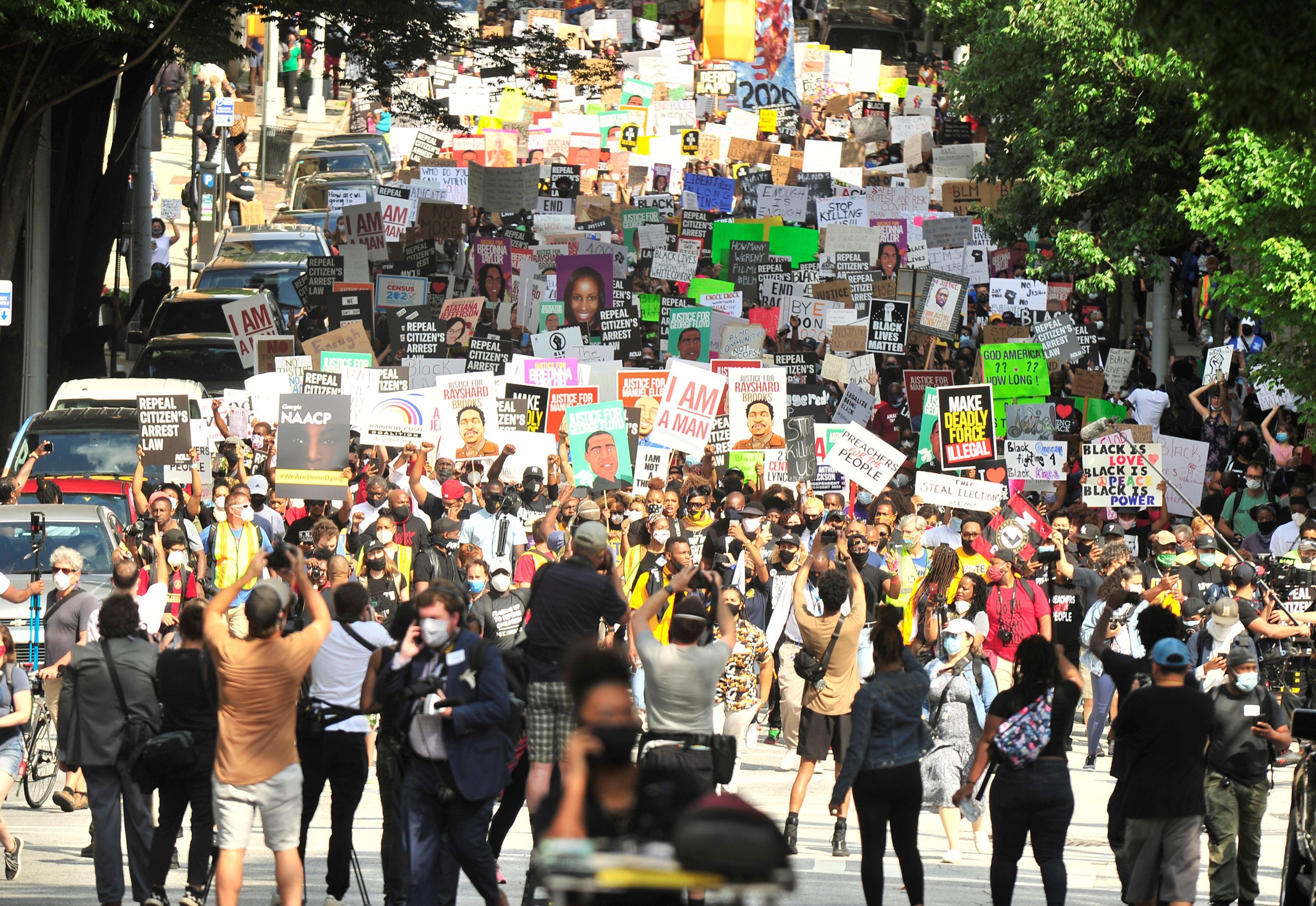 Manifestantes protestam contra morte de Rayshard Brooks