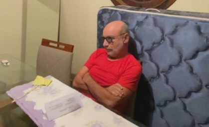 Fabrício Queiroz durante a prisão na manhã de quinta-feira (18) em casa em Atiba