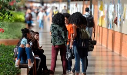 Pré-candidatos a presidente falam sobre cobrança de mensalidades em universidades públicas