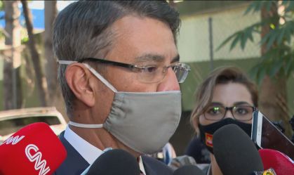 Queiroz não pensa em delação premiada, diz advogado