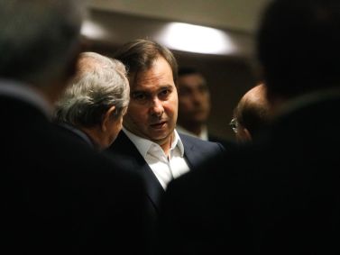 Rodrigo Maia diz que continuará conversas sobre o adiamento das eleições