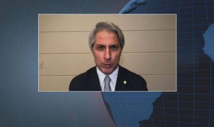 O que Bolsonaro temia, aconteceu, diz Molon sobre prisão de Queiroz