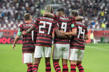Everton Ribeiro, Bruno Henrique, Gabigol e Arrascaeta comemoram gol