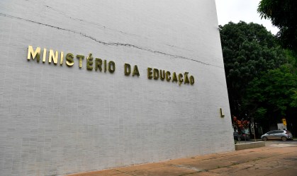 Antes da posse de Milton Ribeiro, MEC prepara nova licitação de projeto suspeito