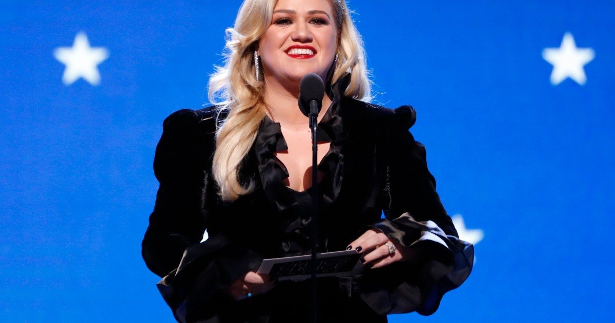 Kelly Clarkson diz que precisou terminar relacionamento duas vezes; entenda
