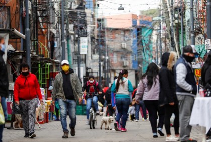 Moradores de Buenos Aires durante pandemia de Covid-19