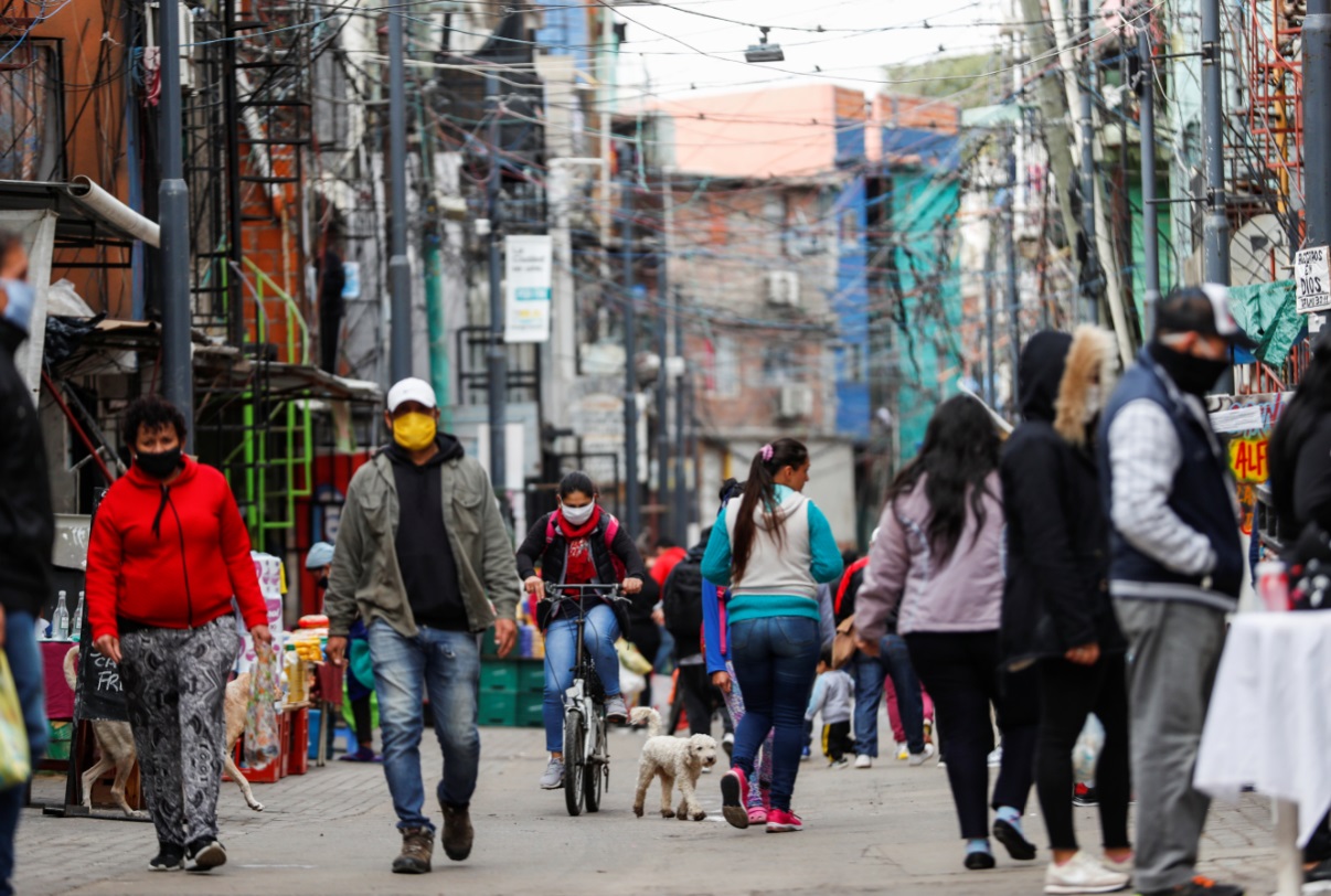 Moradores de Buenos Aires durante pandemia de Covid-19