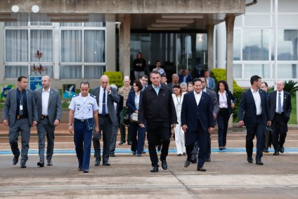 O presidente Jair Bolsonaro na Base Aérea de Brasília