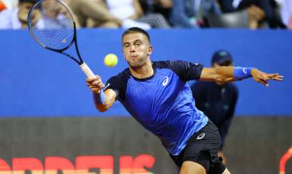 Coric se torna 2º tenista com Covid-19 após disputar torneio criado por Djokovic