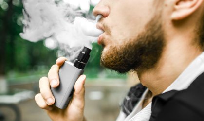 Holanda vai proibir venda de cigarros eletrônicos saborizados