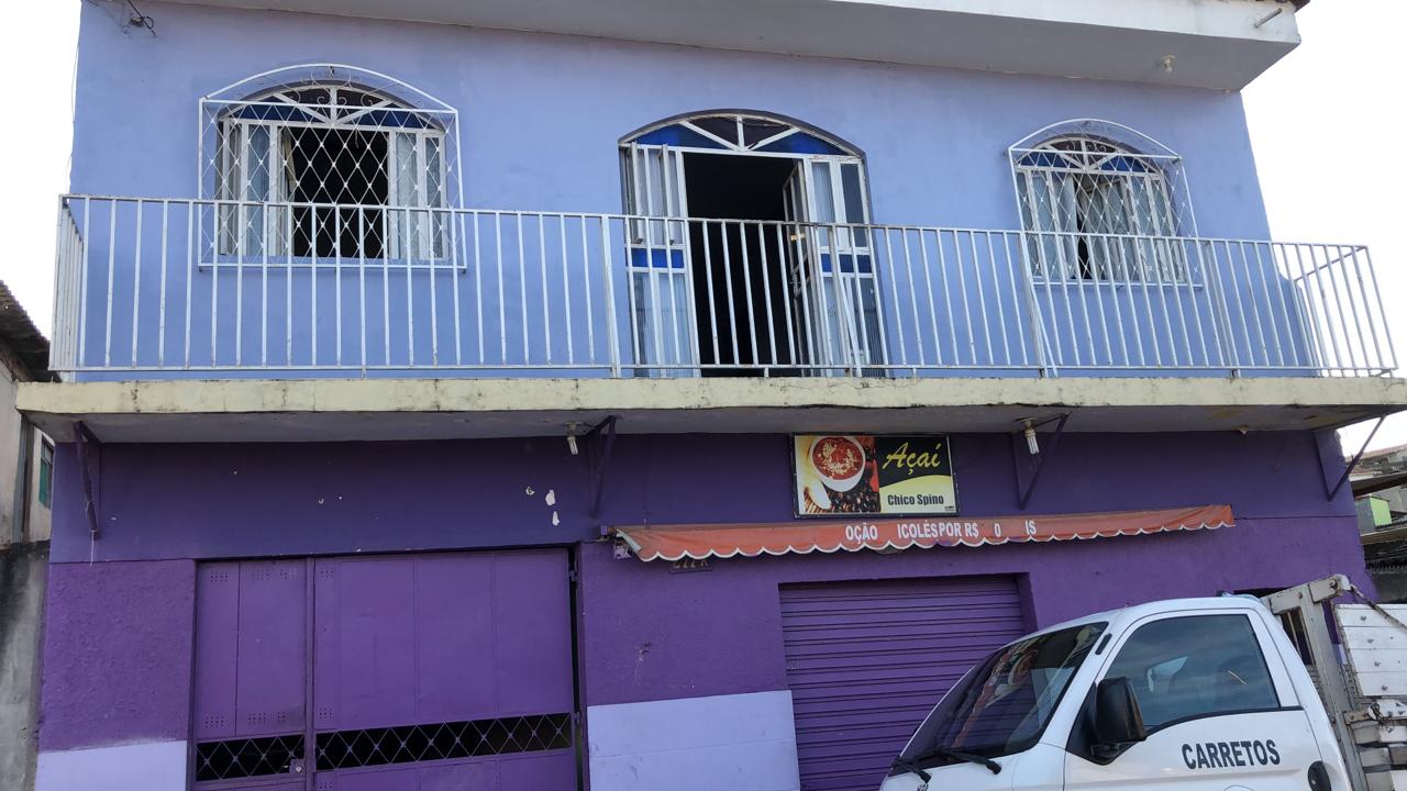Casa em Belo Horizonte onde Polícia Militar cumpre mandados de busca e apreensão