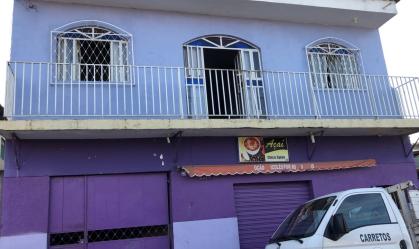 Polícia faz buscas em endereços de parentes de Queiroz em Belo Horizonte