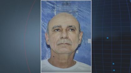 Foto de Fabrício Queiroz na chegada ao complexo penitenciário em Bangu 8