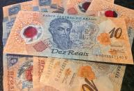 Primeiras notas do real vão ser recolhidas pelos bancos, mas seguem valendo; entenda