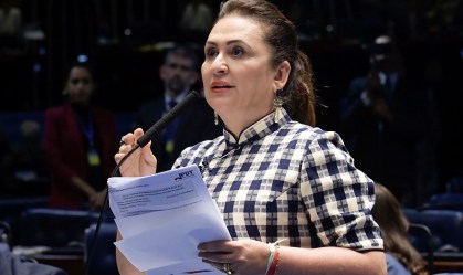 Kátia Abreu: agricultura alcançou boa imagem lá fora, hoje tudo caiu por terra