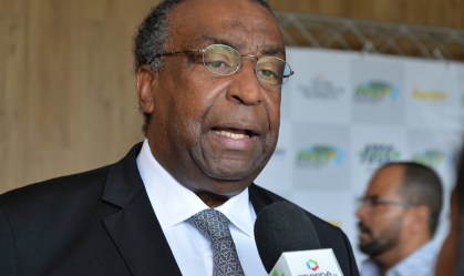 Carlos Alberto Decotelli confirma saída do Ministério da Educação