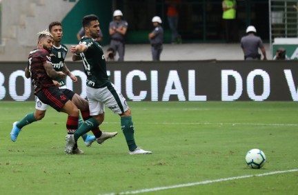Flamengo e Palmeiras se enfrentam pelo Campeonato Brasileiro de 2019