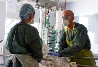 Saúde do Reino Unido pede novas restrições diante de alta de casos de Covid-19