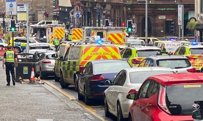 Ataque a faca deixa mortos e policial ferido em Glasgow, na Escócia