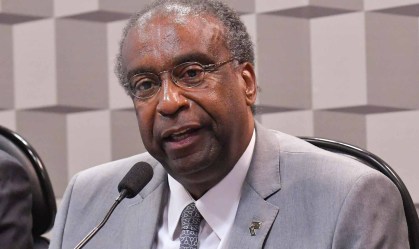 Sem tomar posse, Decotelli inclui cargo de ministro da Educação no currículo
