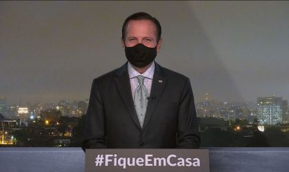Cidades que não aceitarem isolamento irão lidar com a Justiça, diz João Doria